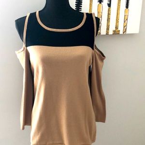 Cable & Gauge cold shoulder sweater color block with tan and black